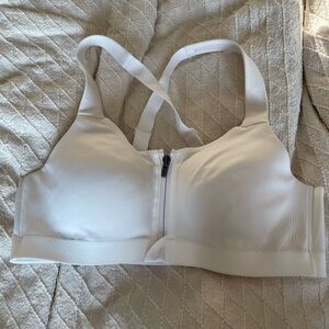 VSX Knockout Front-Zip and clasp closure Sports Bra
